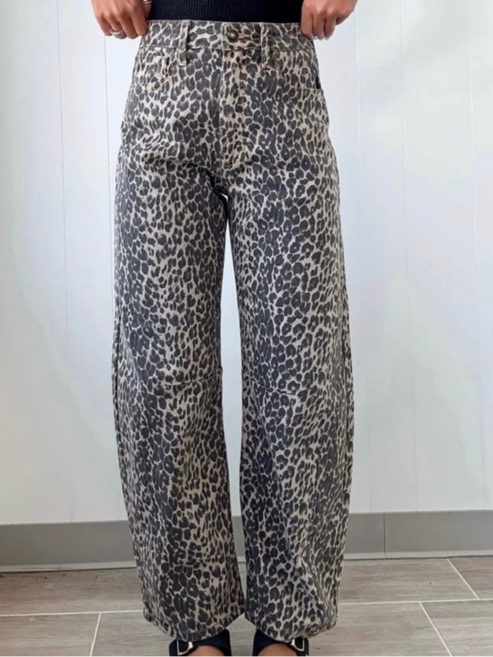 Leopard Print Barrel-leg Pants - Neutral Grey/Taupe/Black